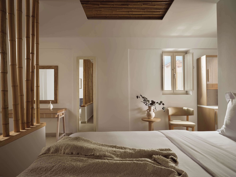 King Junior Suite with Private Heated Pool and Hydromassage