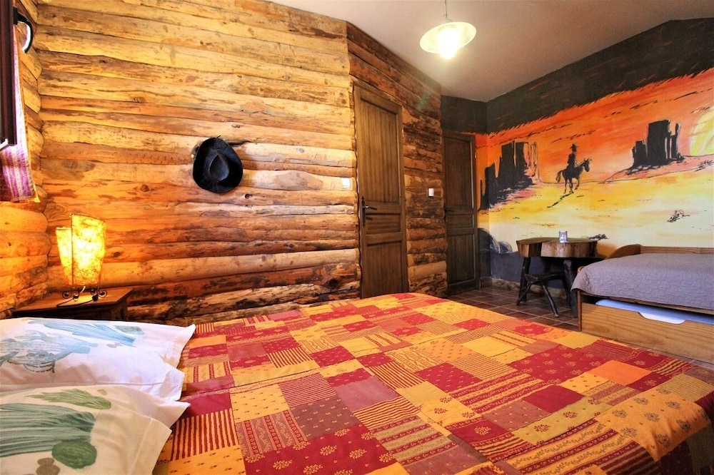 Standard Suite, Ensuite (Cowboy) photo 2