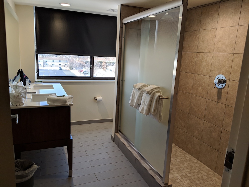 Suite, 1 Bedroom, Jetted Tub photo 3