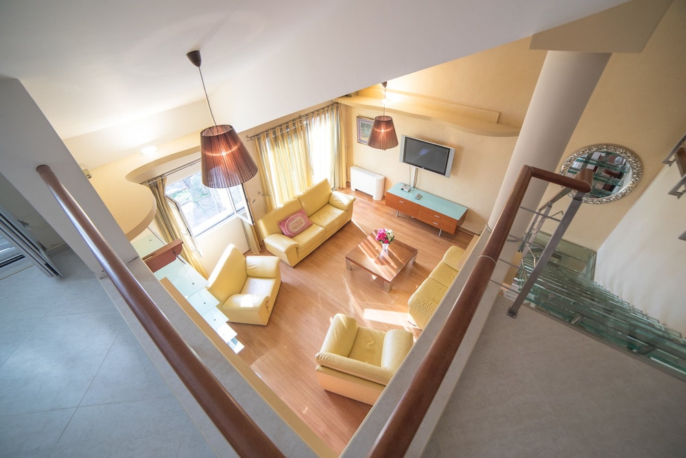 Luxury Apartment, 3 Bedrooms, Sea View