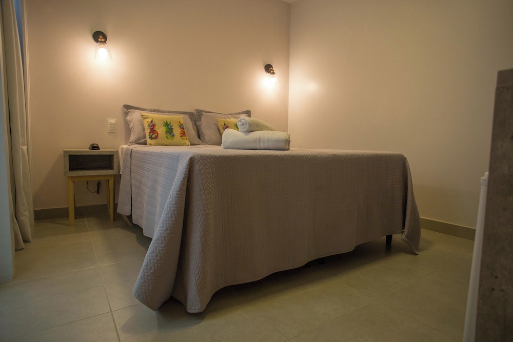 Standard Twin Room, 1 Queen Bed photo 2