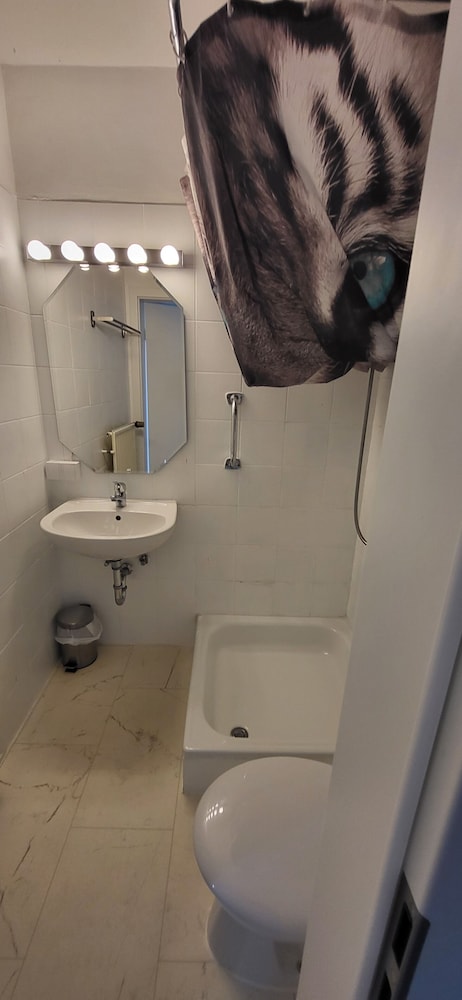 Premier Condo photo 3