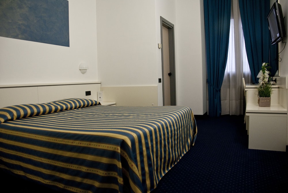 Deluxe Double Room Single Use photo 2