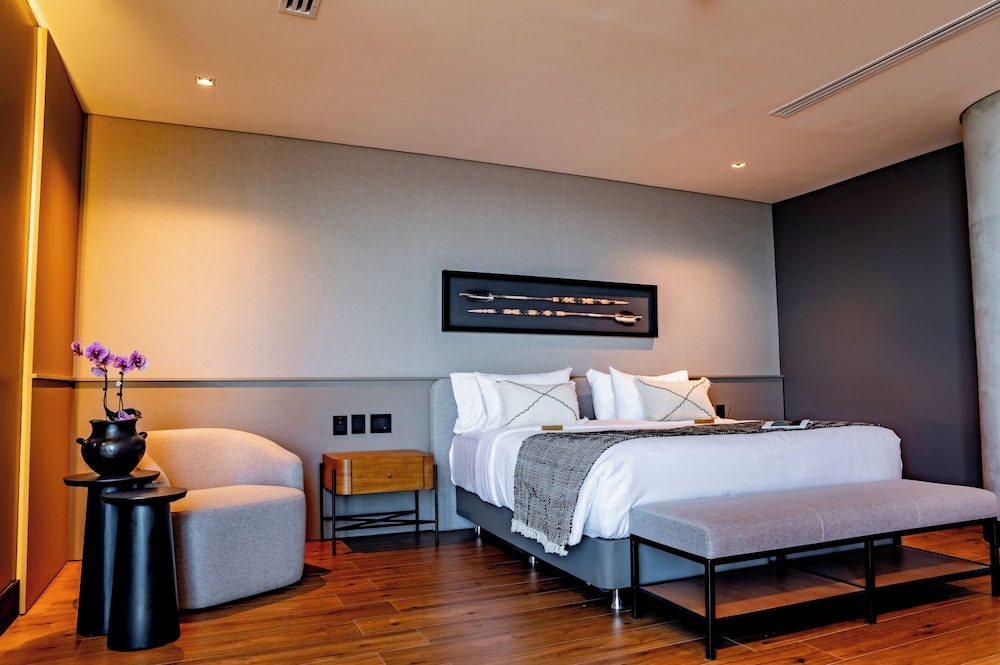 Suite, River View