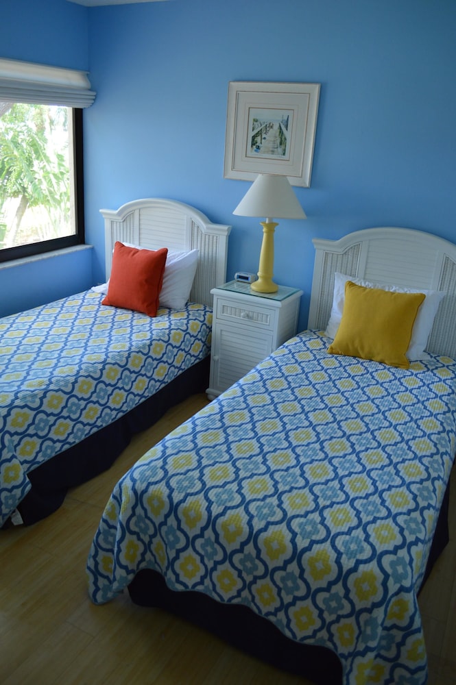 Comfort Condo, 2 Bedrooms, Lagoon View