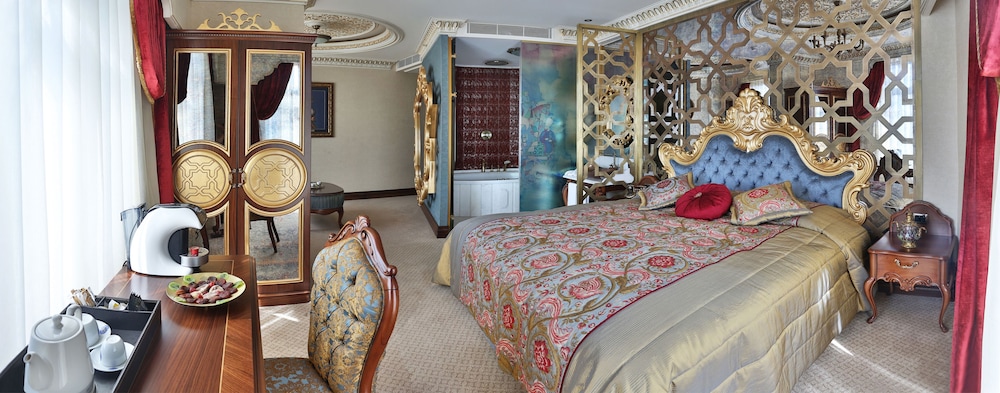 Grand Deluxe Room with Golden Horn View photo 3