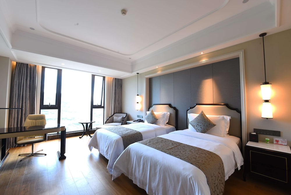 Deluxe Room, 2 Twin Beds, Smoking