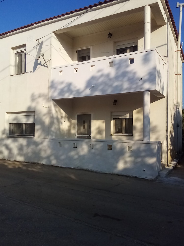 House, Smoking
