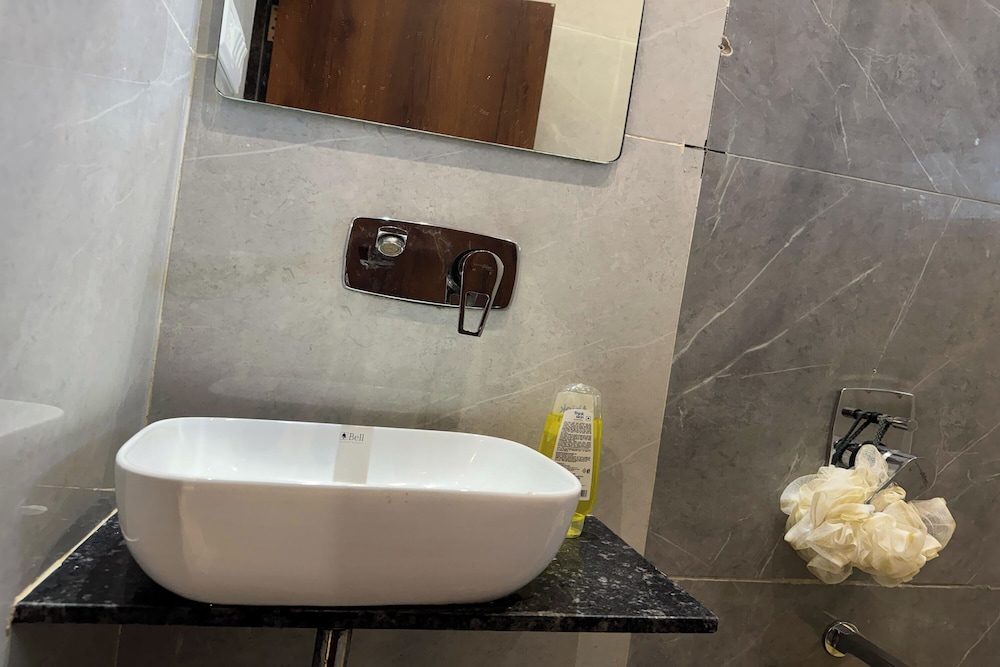 Executive Room - Photo 17