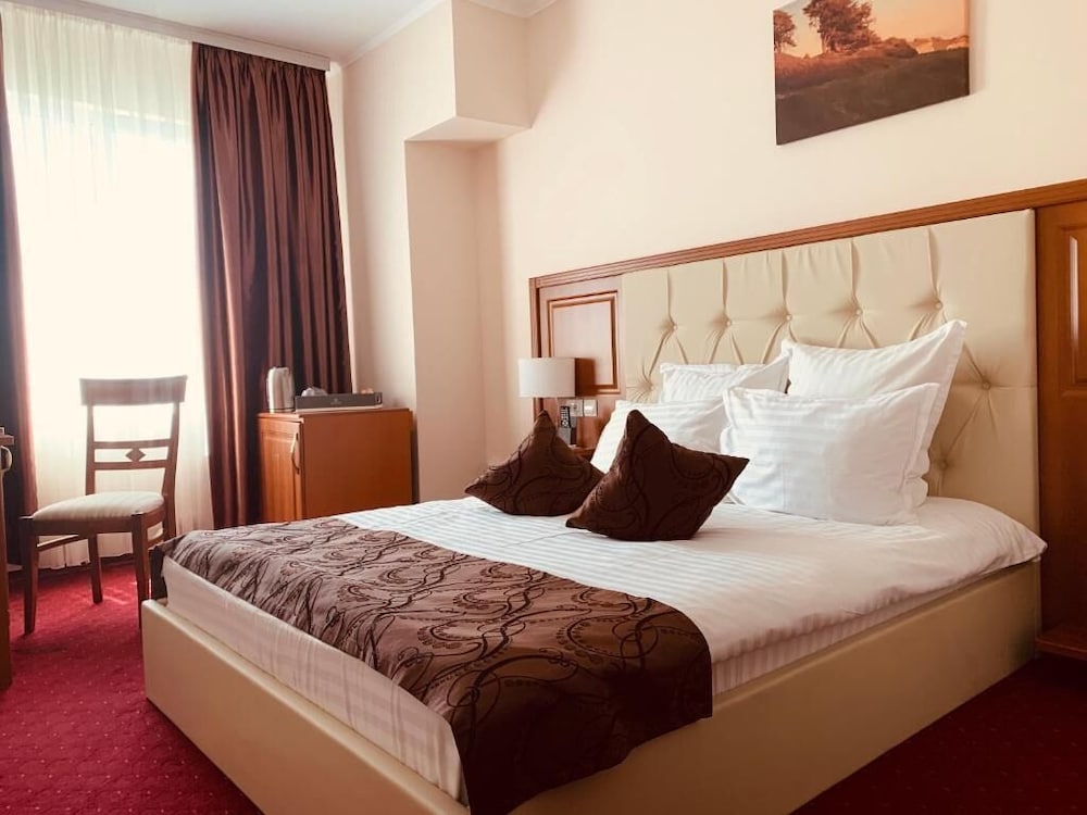 Economy Double Room, 1 Queen Bed
