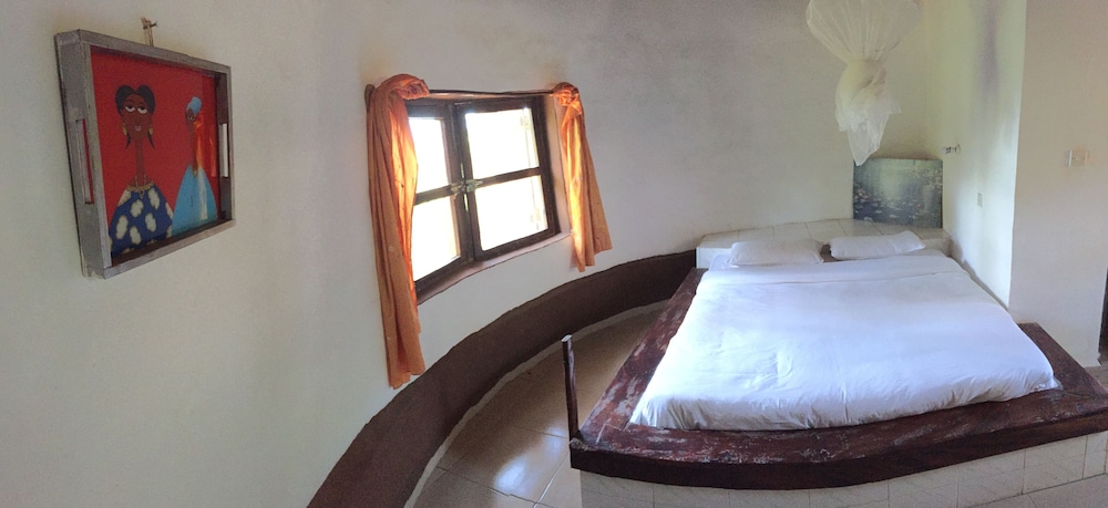 Traditional Bungalow, Partial Sea View, Garden Area photo 1