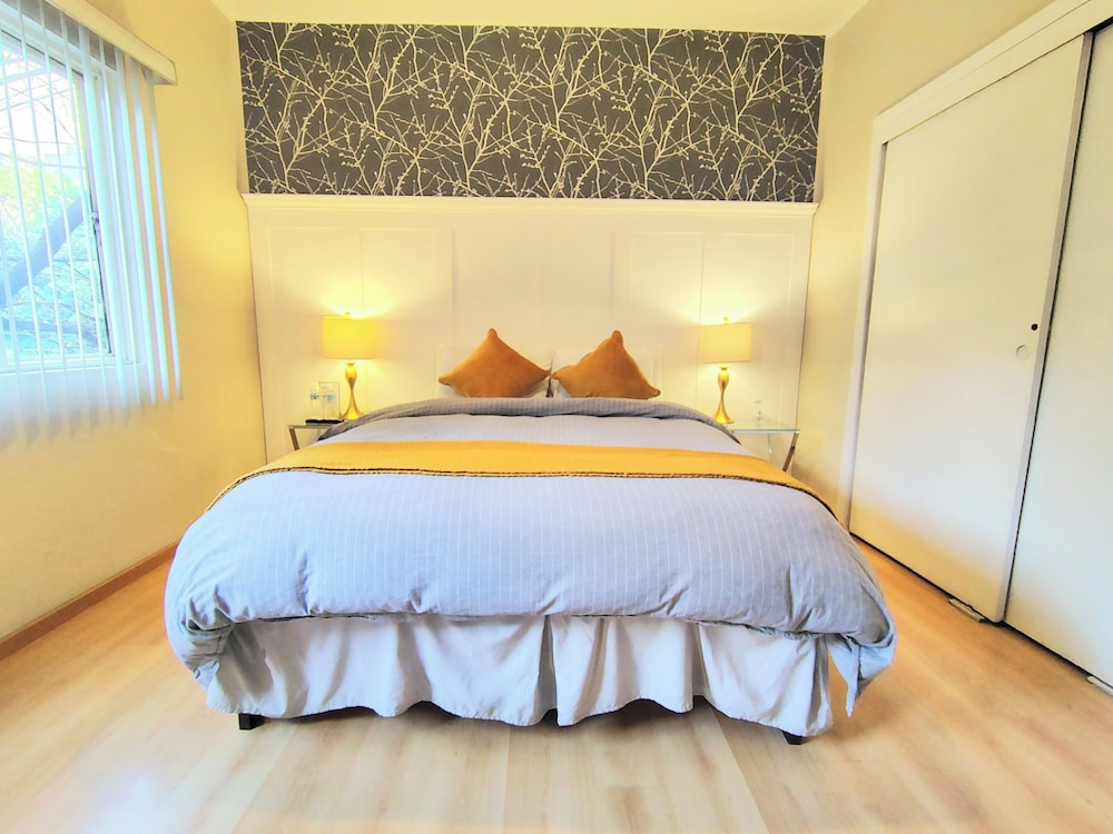 Standard Room, 1 Double Bed, Shared Bathroom
