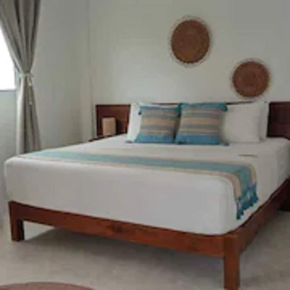 Suite - Photo 24
