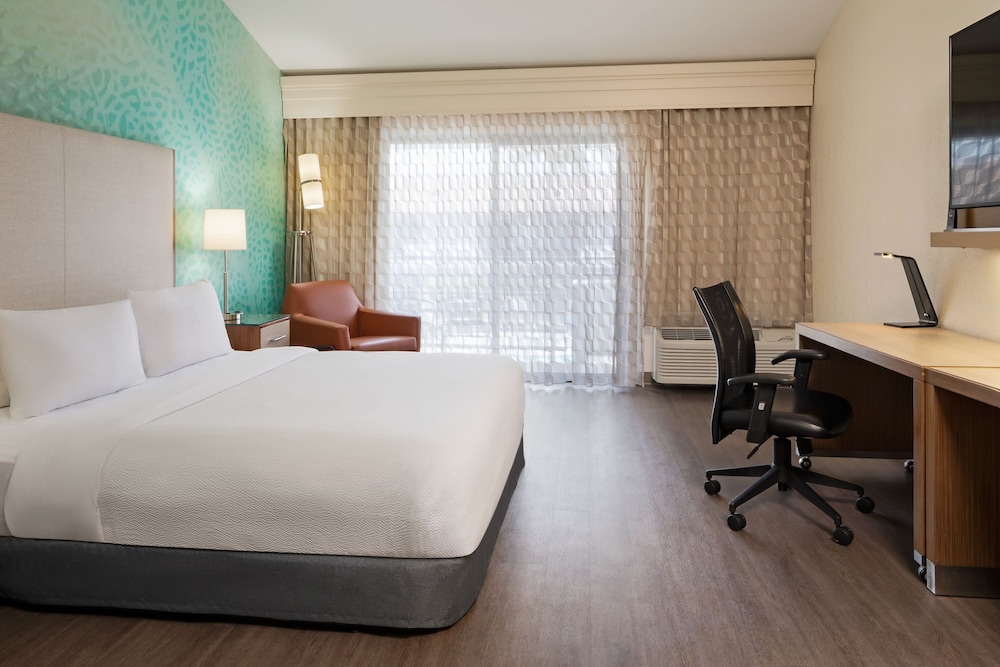Executive Room, 1 King Bed with Sofa bed