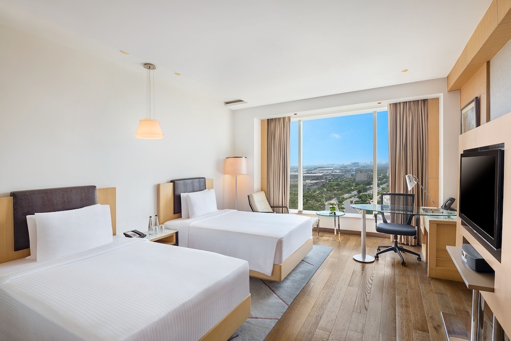 Standard Room, 2 Twin Beds, Accessible, Club Lounge Access photo 2