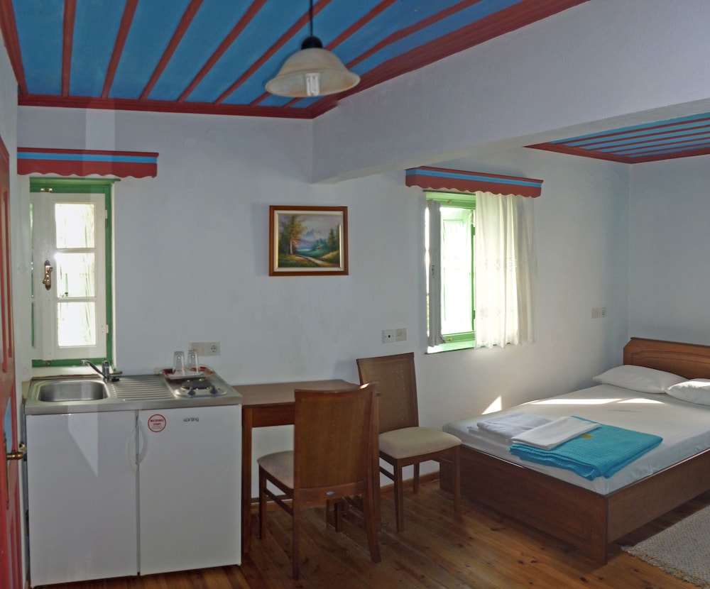 Classic Double or Twin Room, 2 Double Beds photo 1