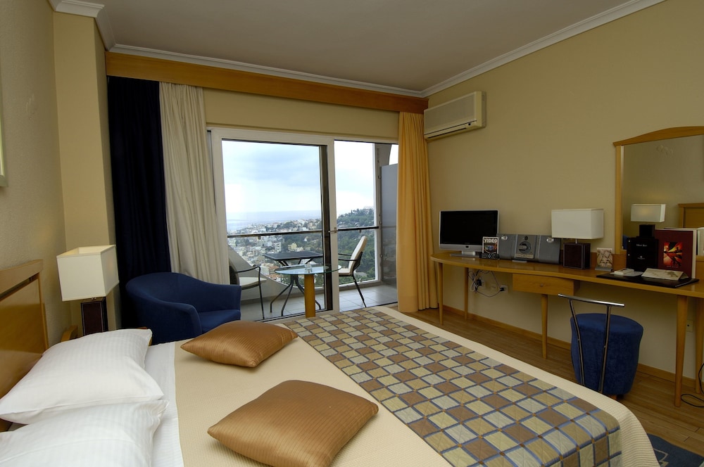 Classic Double or Twin Room, Sea View photo 2