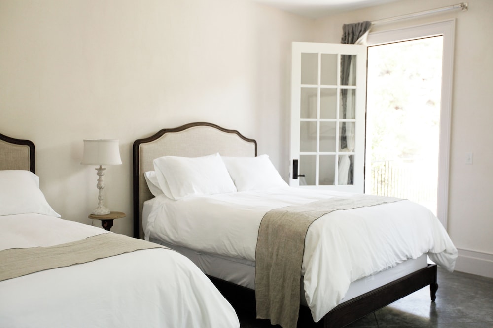 Room, 2 Queen Beds, Mobility Accessible (Chateau Riverfront)