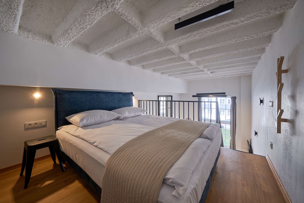 City Loft - Photo 7