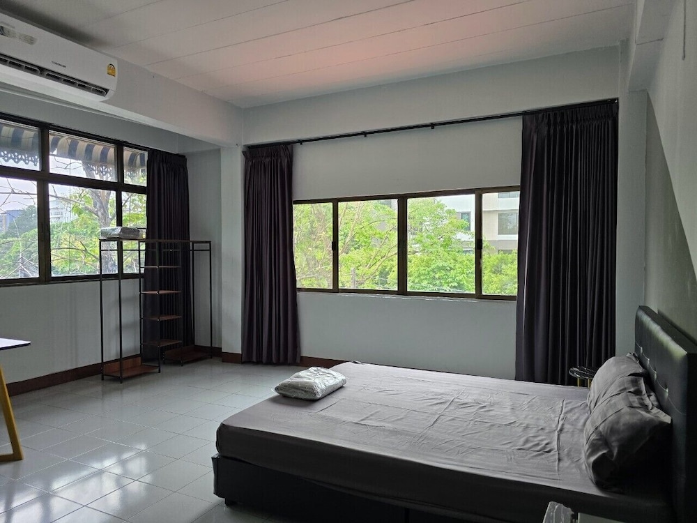 Deluxe Double Room, City View