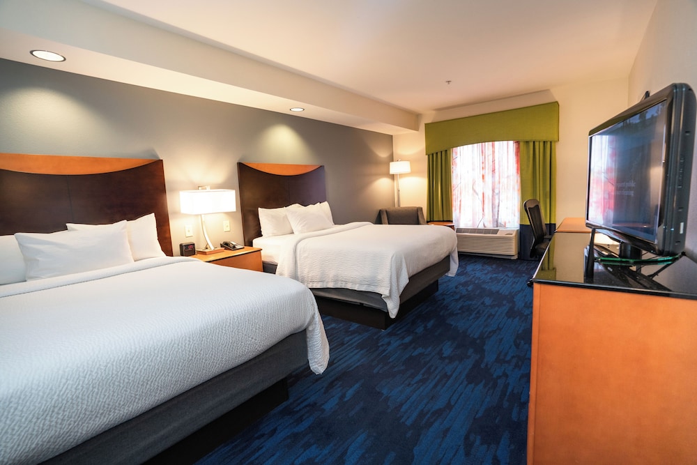 Room, 2 Queen Beds (Hearing Accessible) - Photo 1