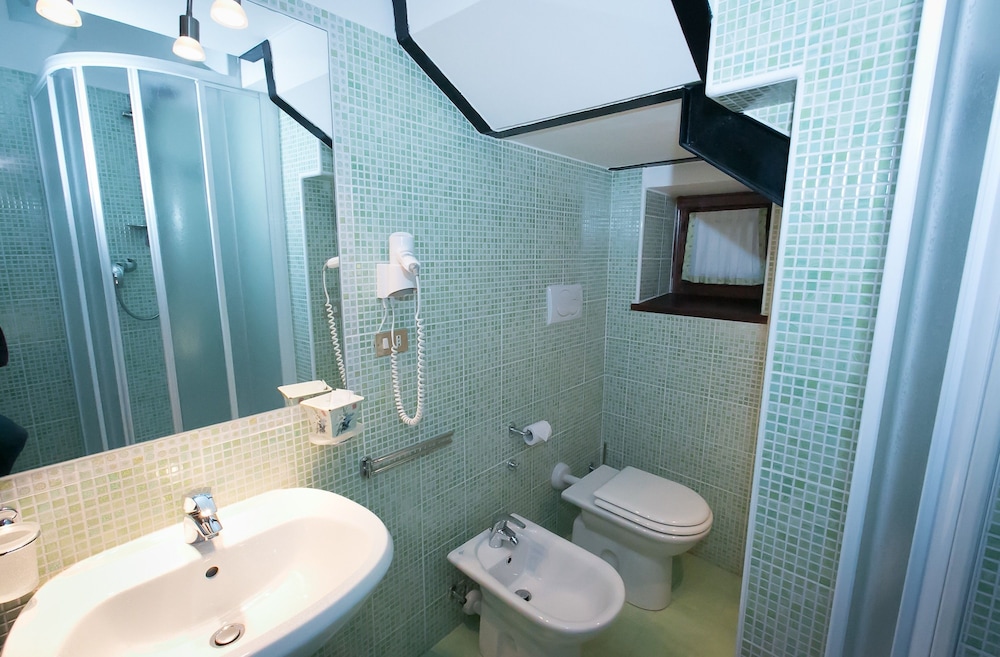 Basic Double Or Twin Room, 1 Double Bed photo 3