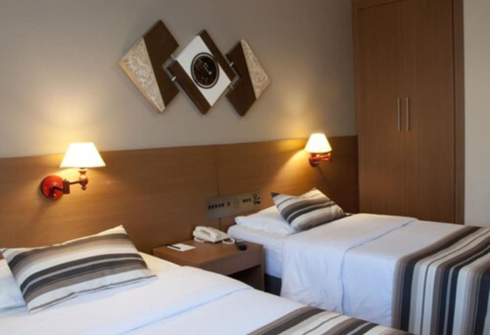 Suite, 2 Twin Beds - Photo 1