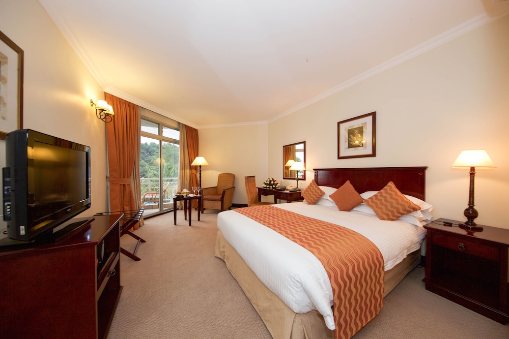 Superior Room, Pool View photo 1