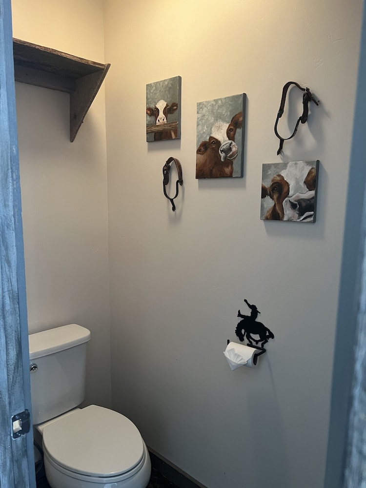 Western Room photo 3