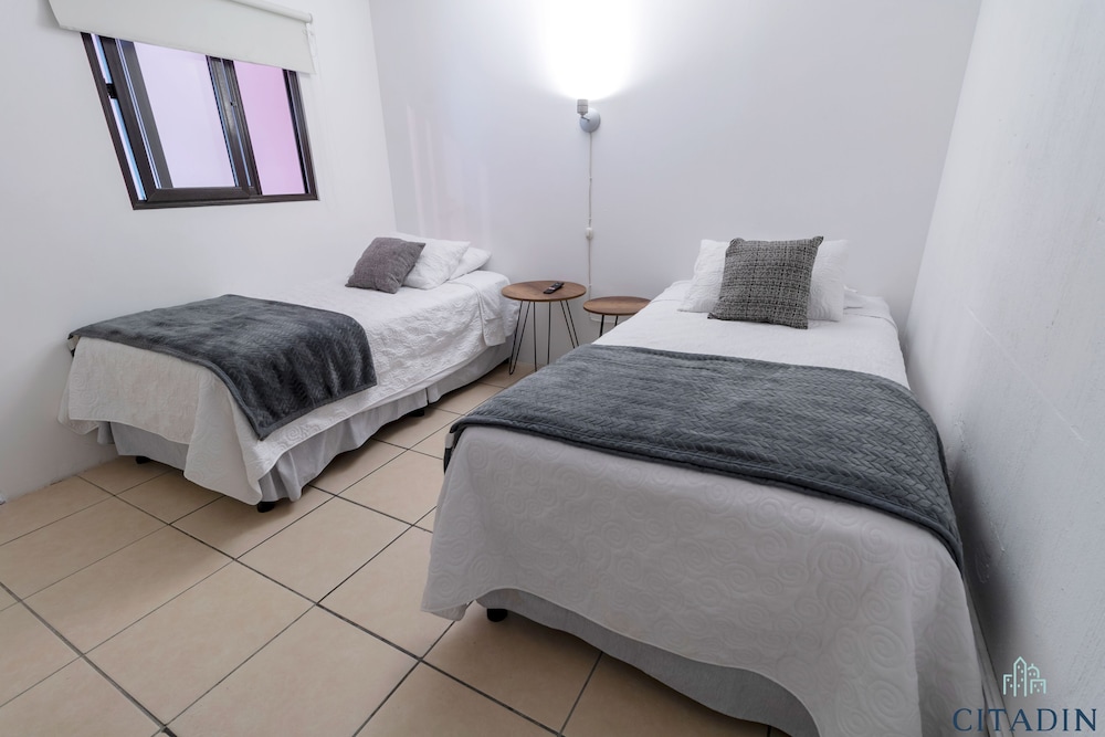 Basic Twin Room photo 2