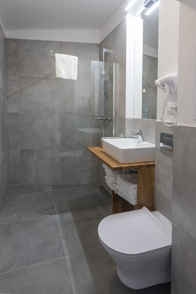 Apartment - Photo 2