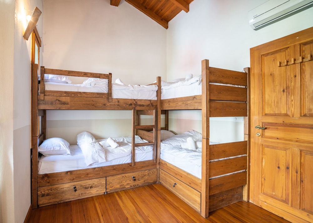 Economy Room - Photo 2