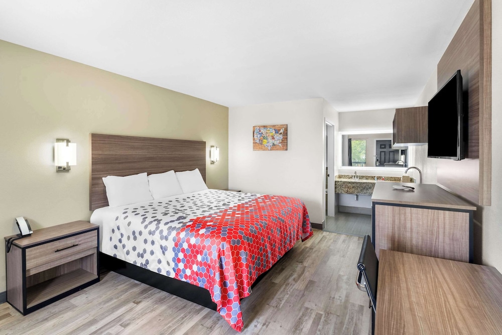 Room, 1 King Bed, Smoking (Cooktop In Room)