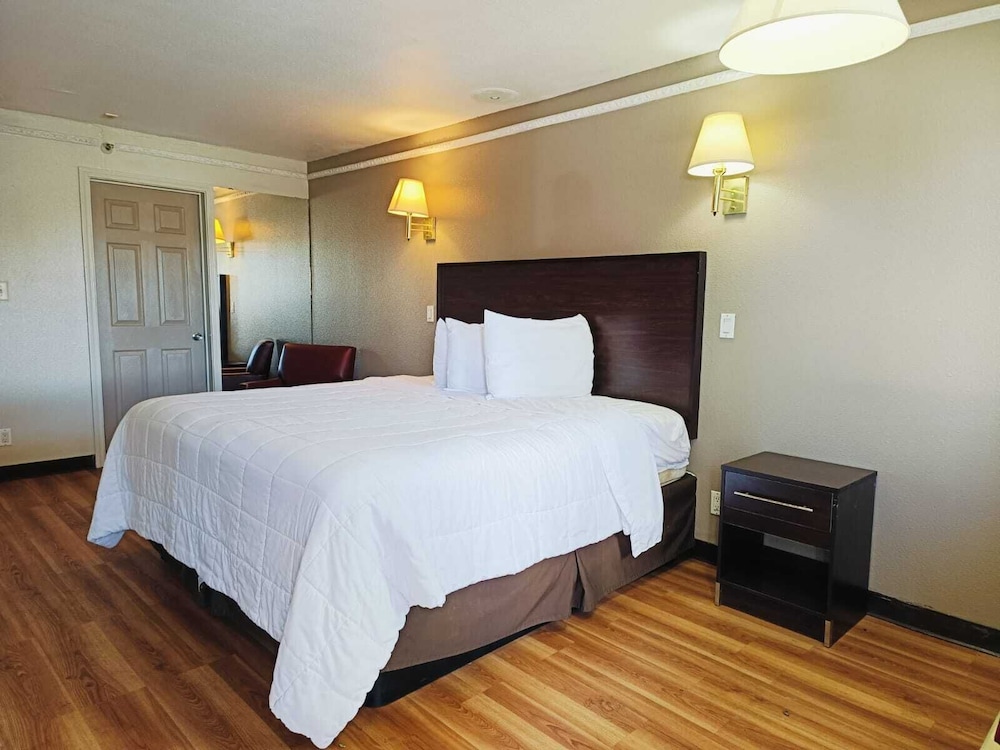 2 Queen Beds Accessible Non-Smoking - Photo 2