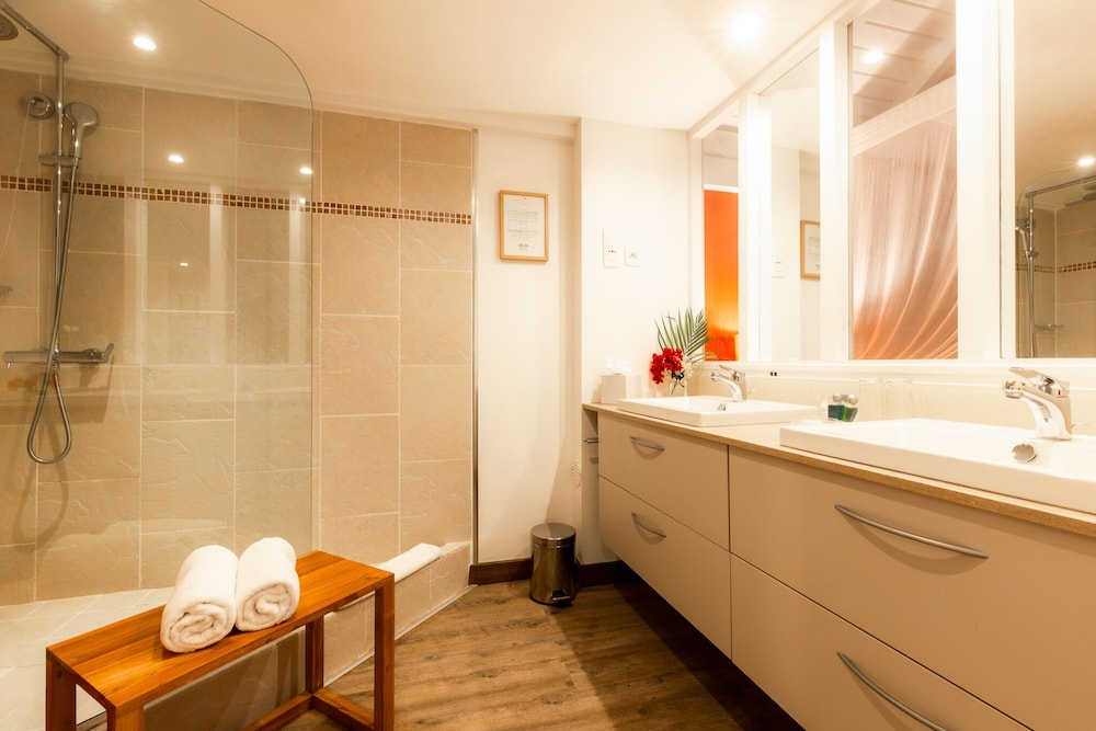 Superior Junior Suite - Photo 17