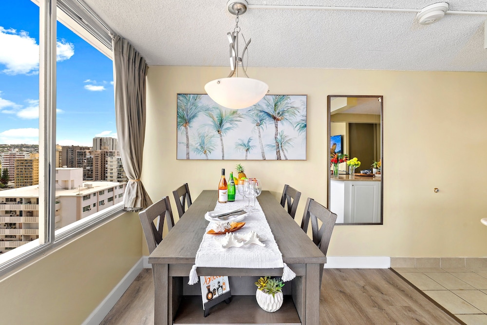 Pacific Monarch - 1 BR - Ocean & City Views: Design Apartment, 1 Bedroom, Balcony, Partial Sea View (0037) photo