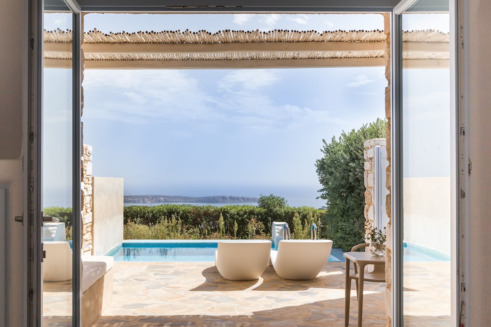 Imperial Suite with Sea View & Private Pool photo 2