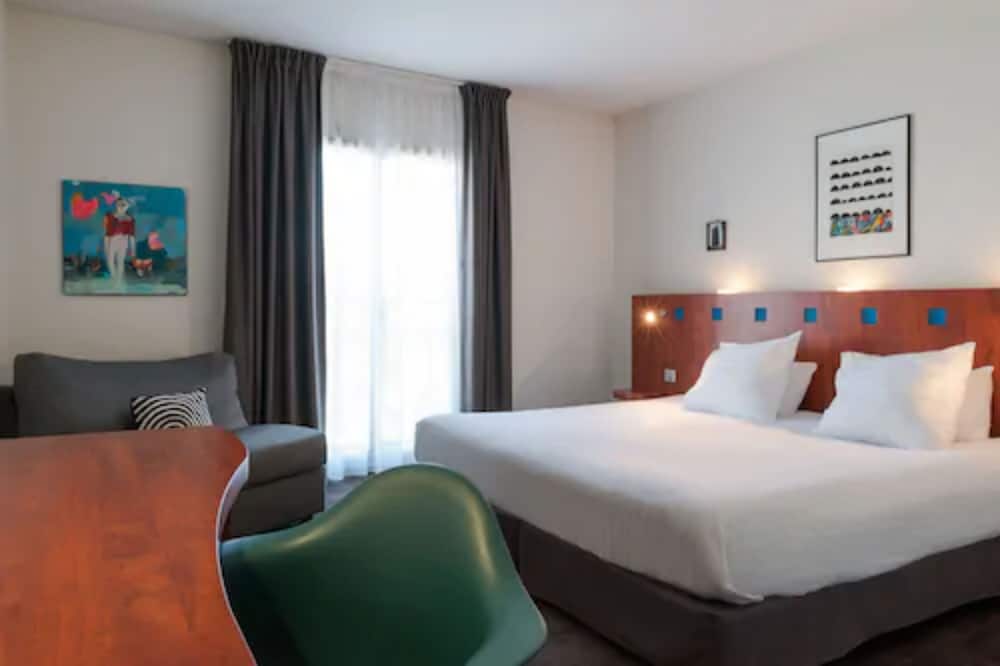Executive Room - Photo 6