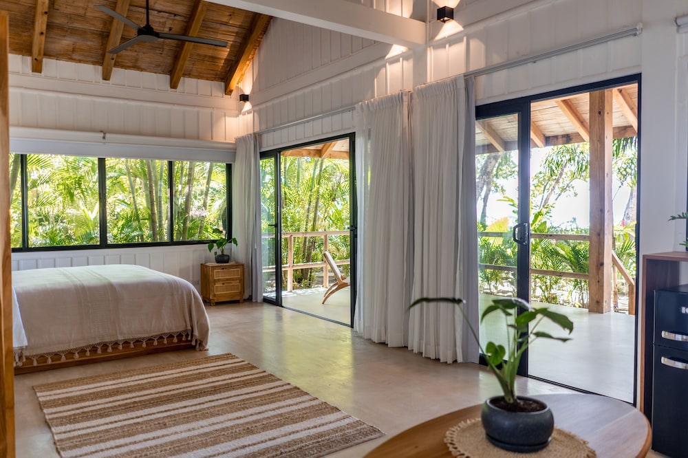 Beach Front Bungalow photo 2