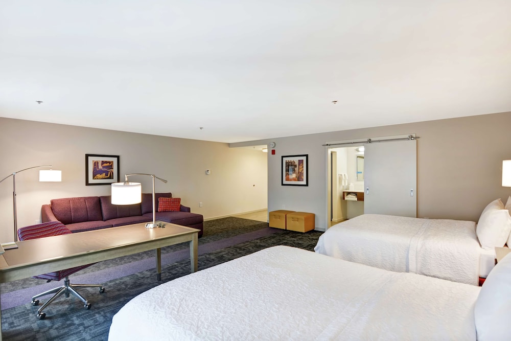 Studio, 2 Queen Beds, Accessible, Non Smoking (Hearing) photo 2