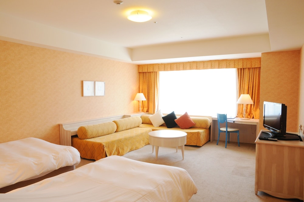 Royal Twin Room, Non Smoking photo 3