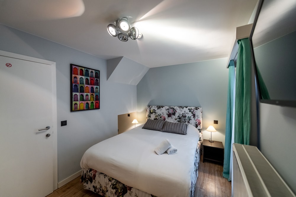Standard Double or Twin Room - Photo 4