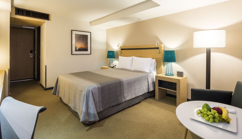 Deluxe Room, 1 King Bed - Photo 3