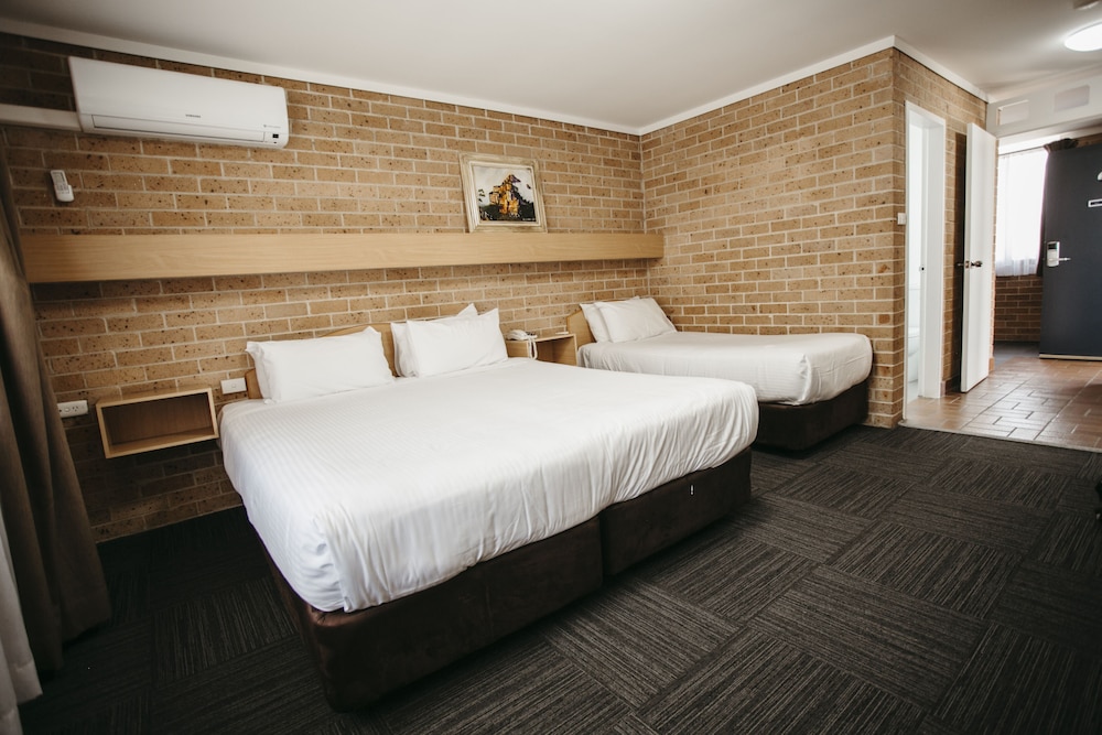Deluxe Studio Suite