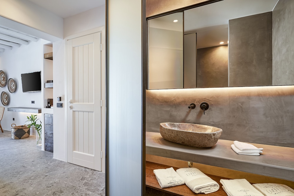 Superior Room, Sea View - Photo 8