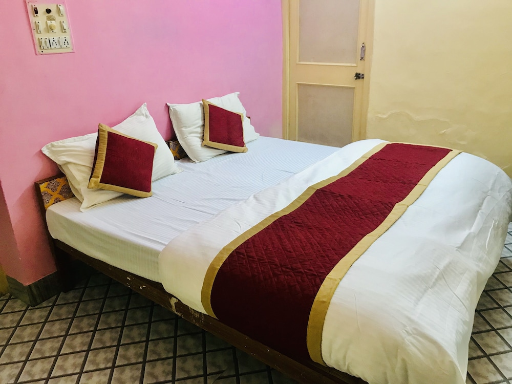 Deluxe Room - Photo 3