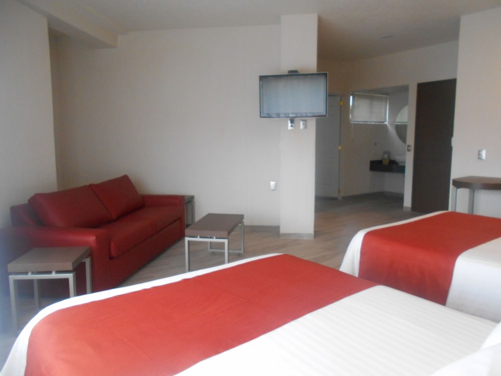 Family Suite, 2 Double Beds photo 2