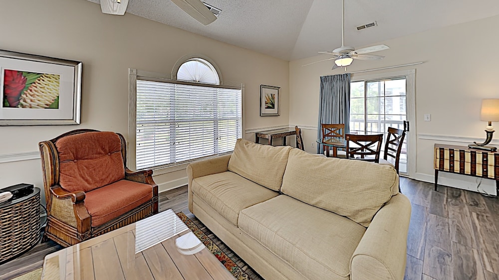 1 Bedroom Condo photo 1