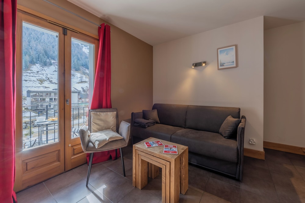 Family Apartment, Multiple Bedrooms (Vallorcine Buet 31 ski in / ski out)