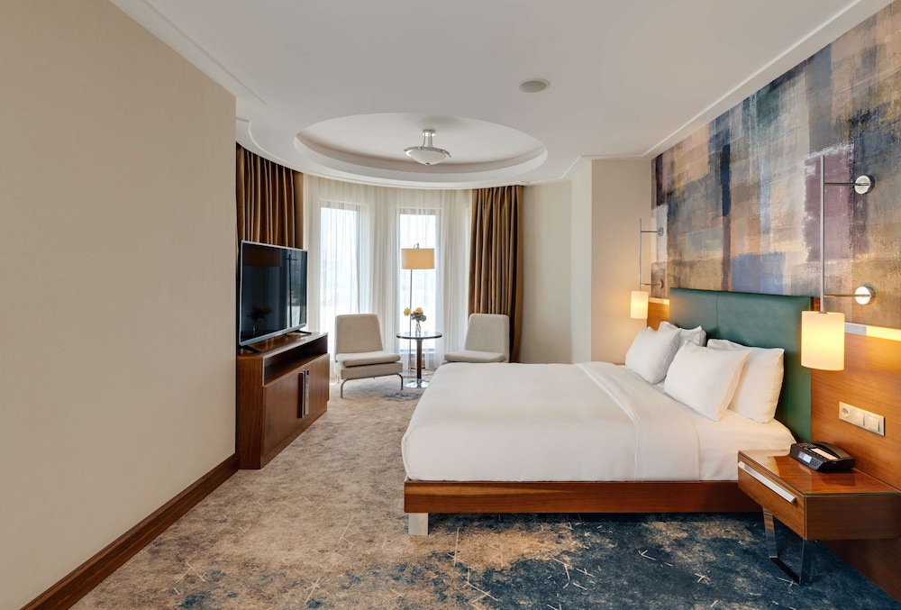 Superior Double Room, City View, Corner photo 3